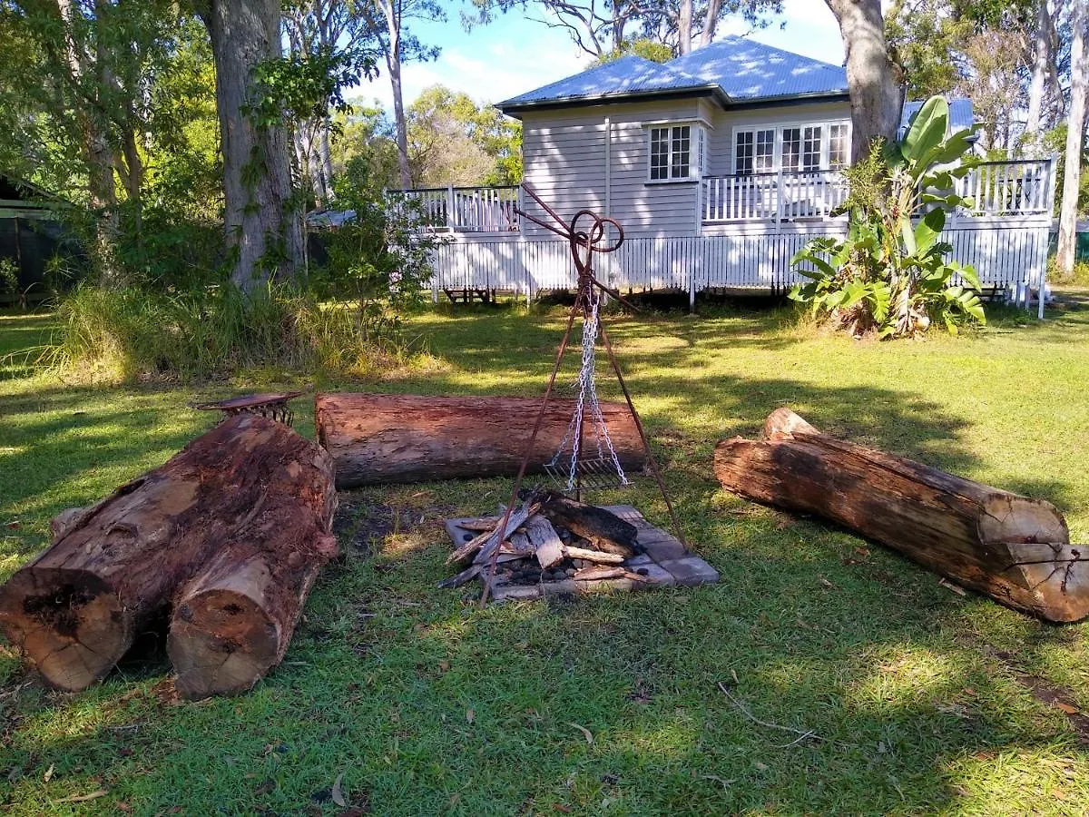 Lake Weyba Noosa Lodge & Kangaroos Peregian Beach